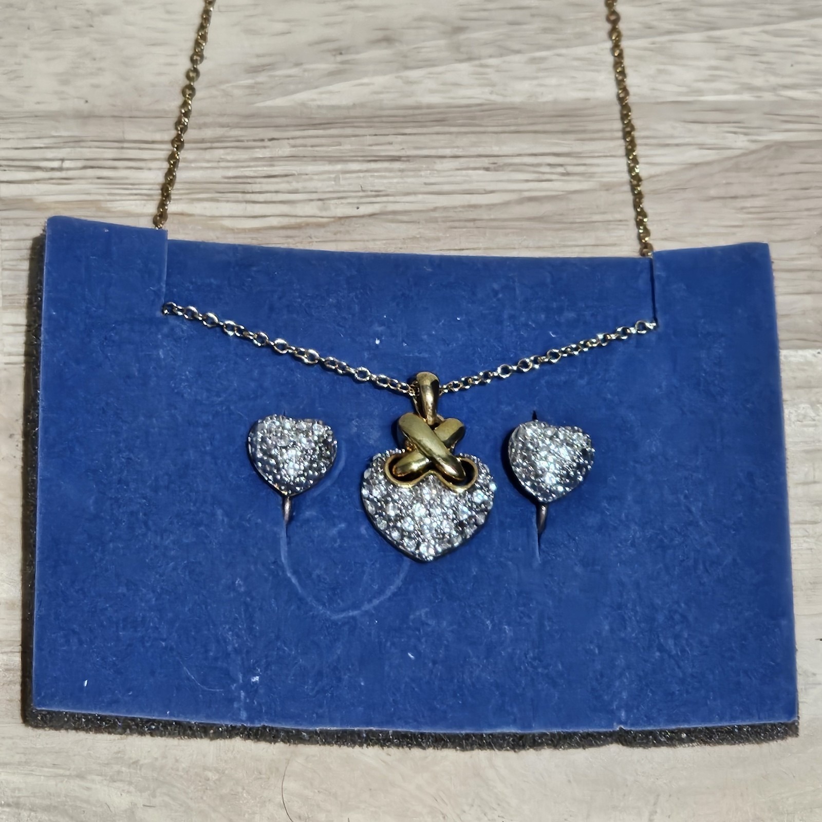 Avon Rhinestone Pave Heart Necklace And Earring Gift Set Gold Tone Rhinestone 15$
